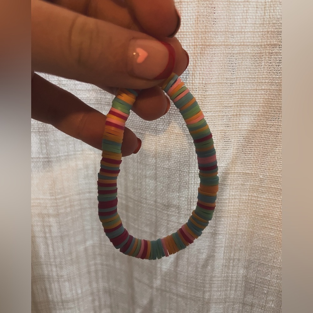 Really cute spring bracelet spring colors hope you like it!!! - Picture 2 of 2